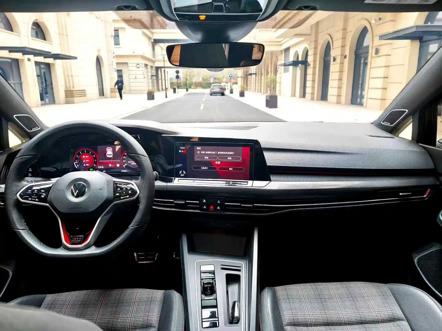 Фото 5 - Volkswagen Golf GTI
