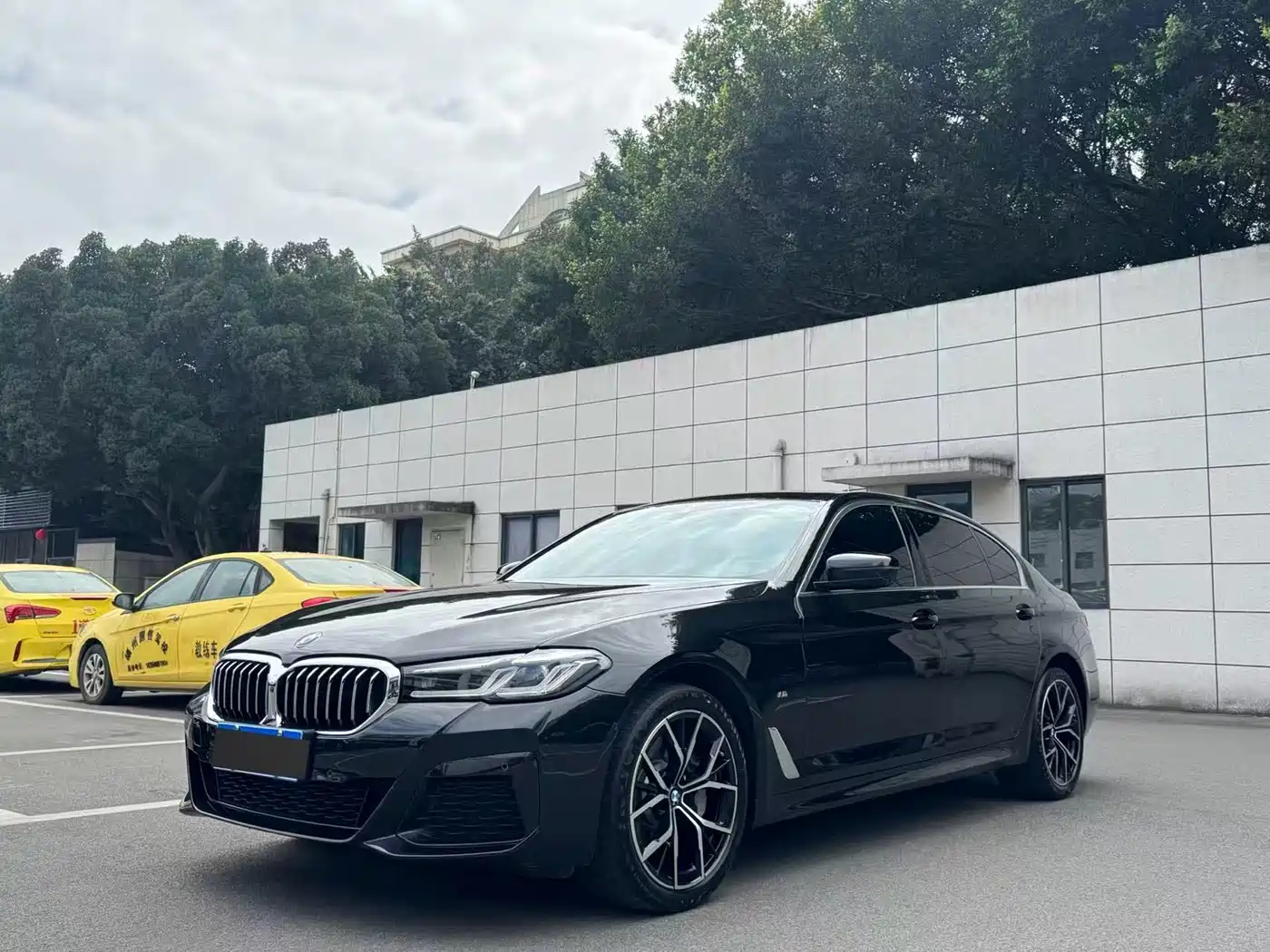 BMW 5 Series 2022 530Li Exclusive M Sport Package