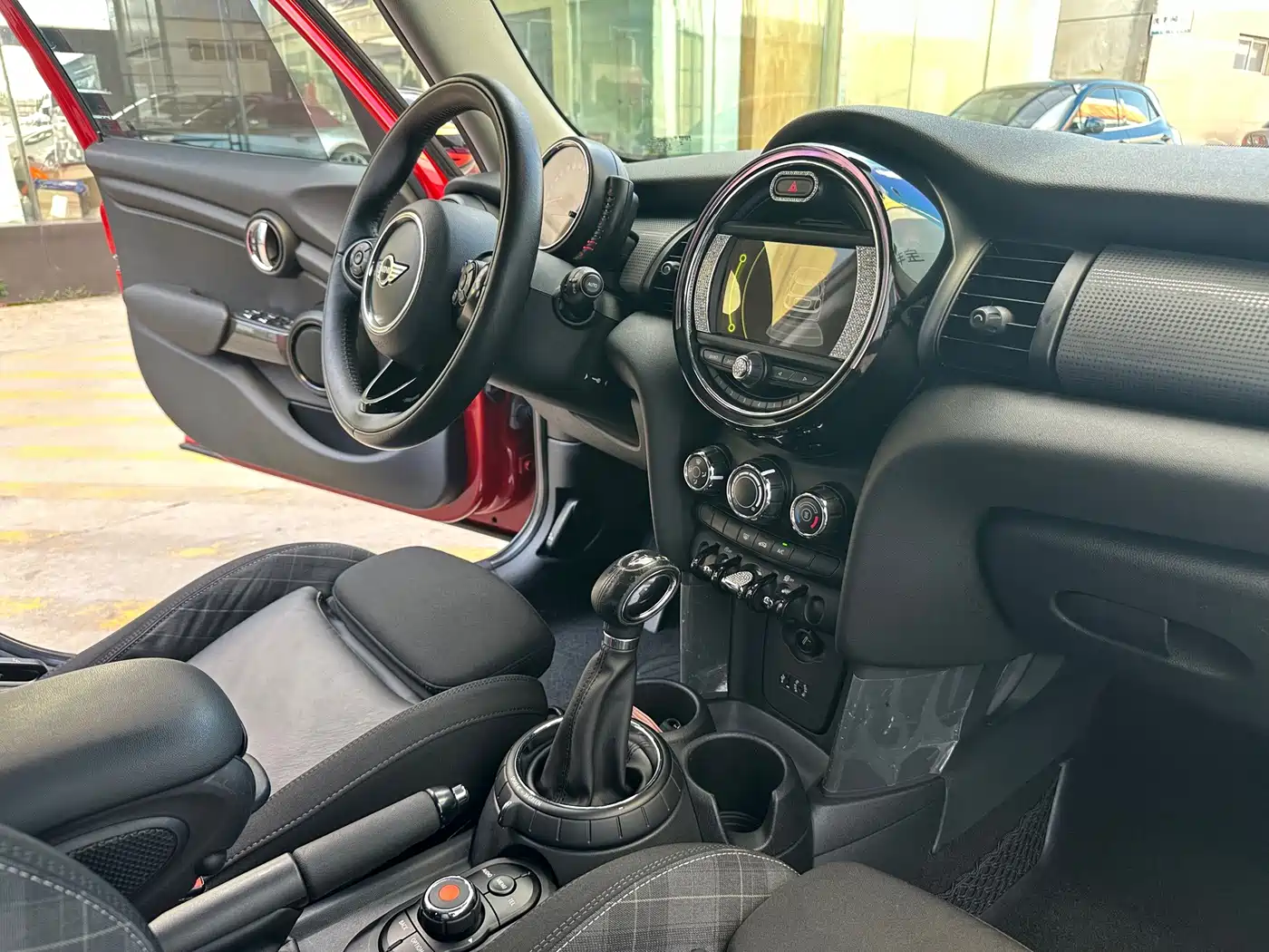 Фото 9 - MINI MINI
