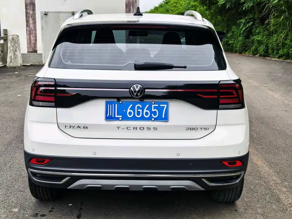 صورة 3 - Volkswagen T-Cross