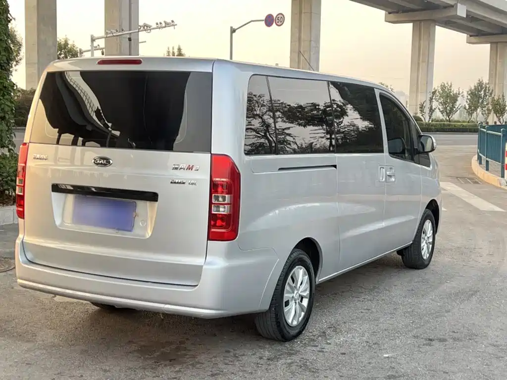 JAC Refine M3 2024 2023 PLUS 1.8L Comfort 9-seater