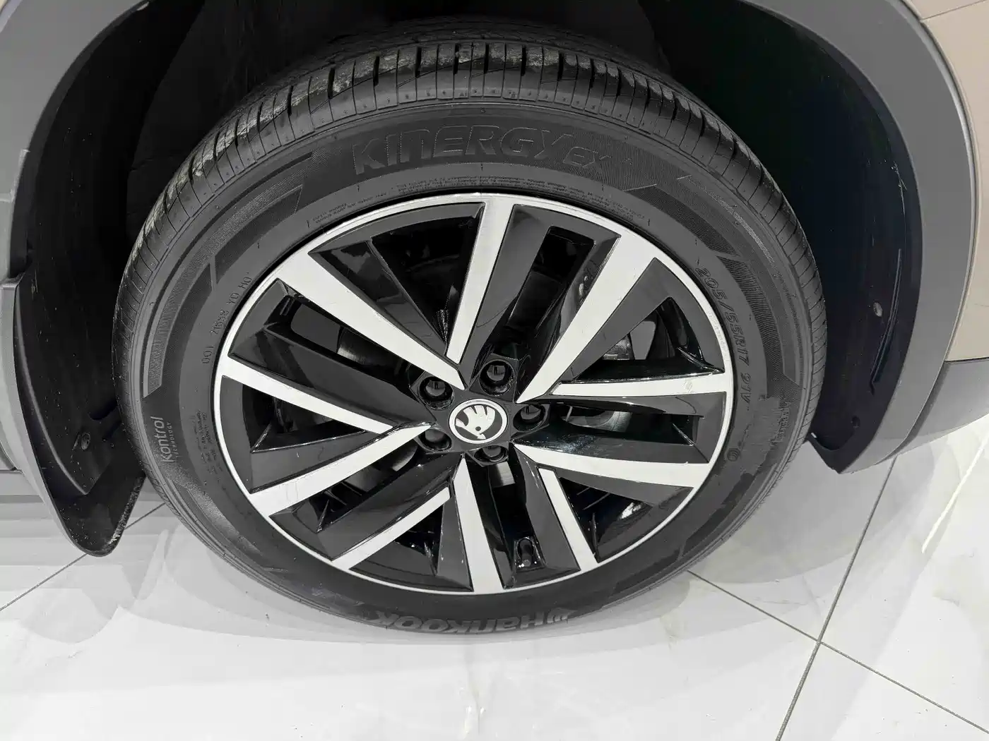 Škoda Kamiq 2022 1.5L Automatic Comfort Edition фото 15