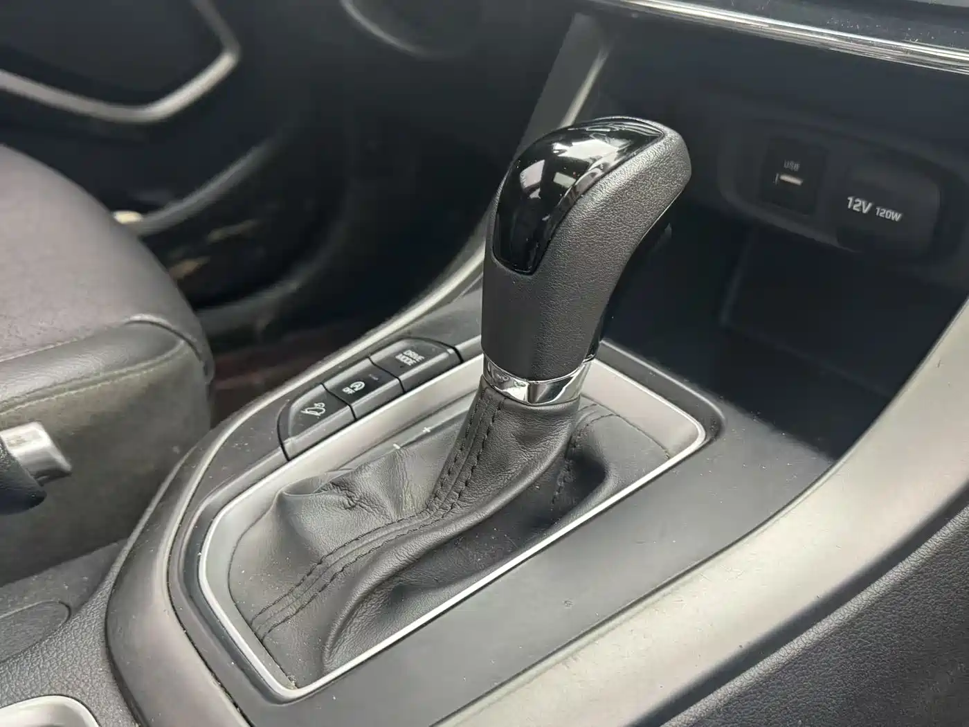 Hyundai Beijing Hyundai ix35 2019 2.0L Automatic 2WD Zhiyong·Smooth Enjoy China VI фото 18