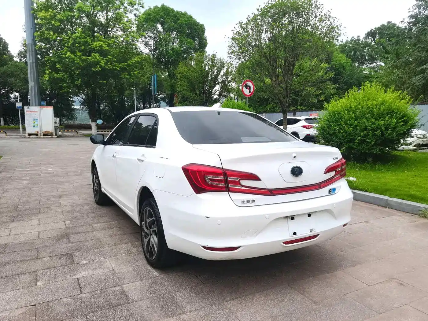 BYD Qin New Energy 2018 2018 Qin EV450 Smart Connected Premium Edition