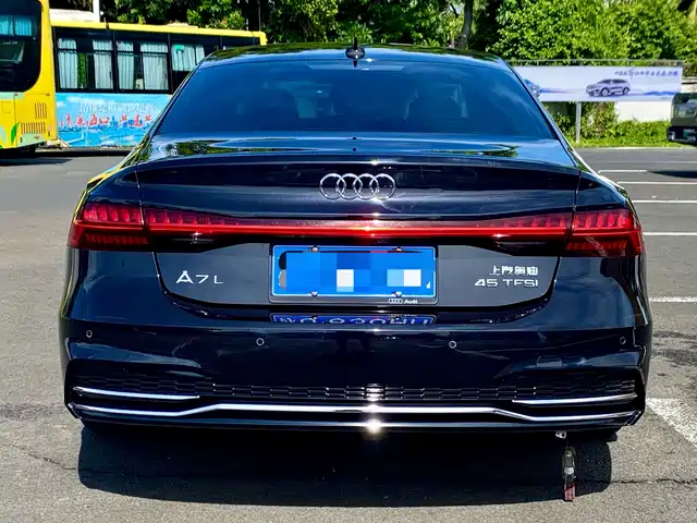 Audi A7L 2024 45 TFSI Luxury — фото 5