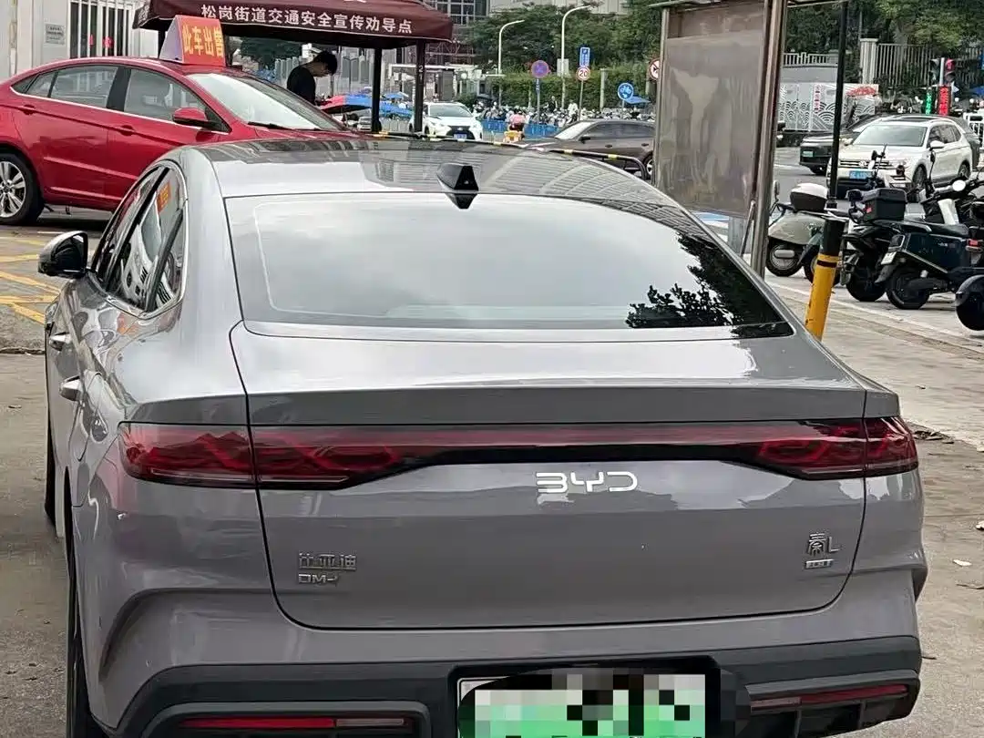 BYD Qin L 2026 2026 Model DM-i 210KM Superior Edition