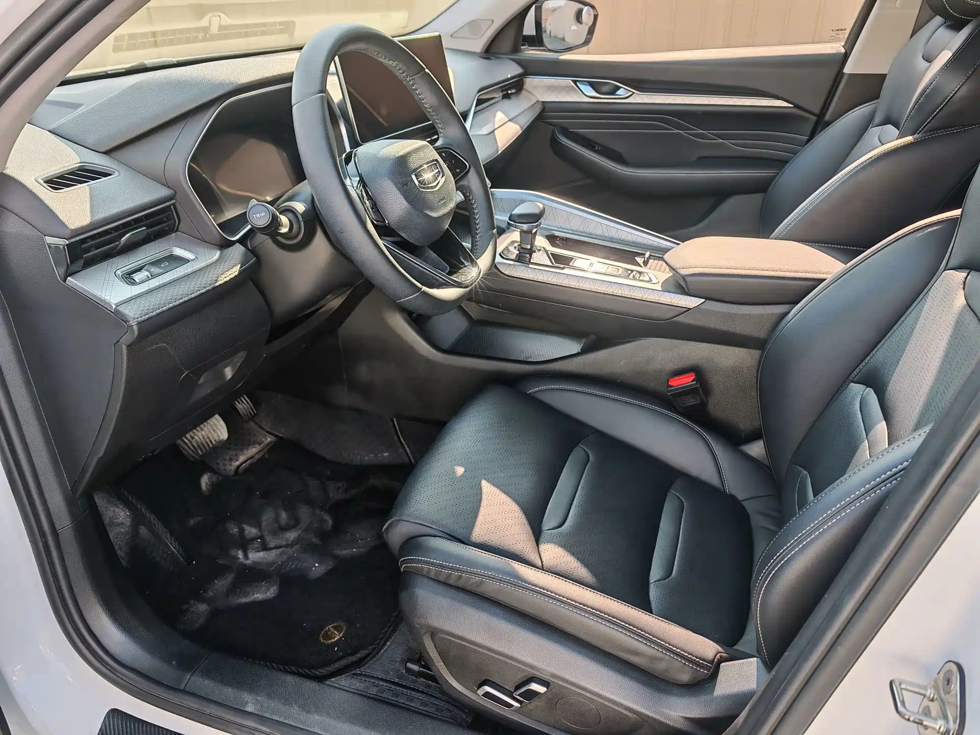 Фото 4 - Geely Preface