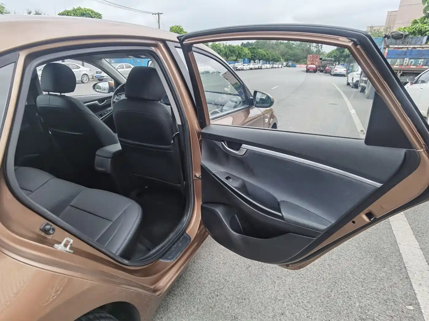 Hyundai Elantra 2018 1.6L Automatic Value Edition GLS China VI фото 13