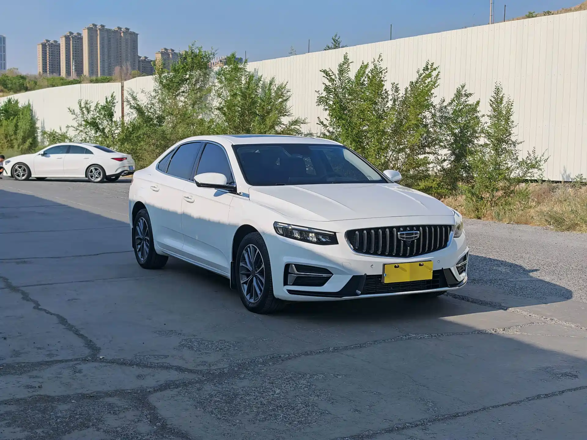 Фото 3 - Geely Preface