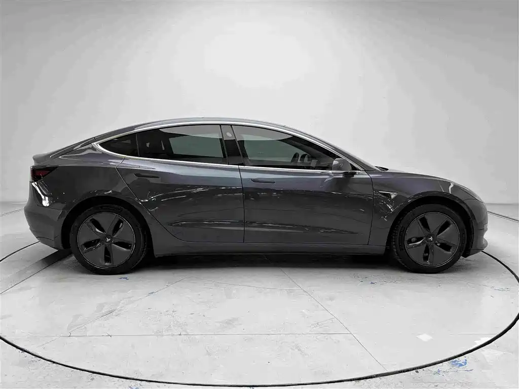 Photo 17 - Tesla Model 3 (Import)