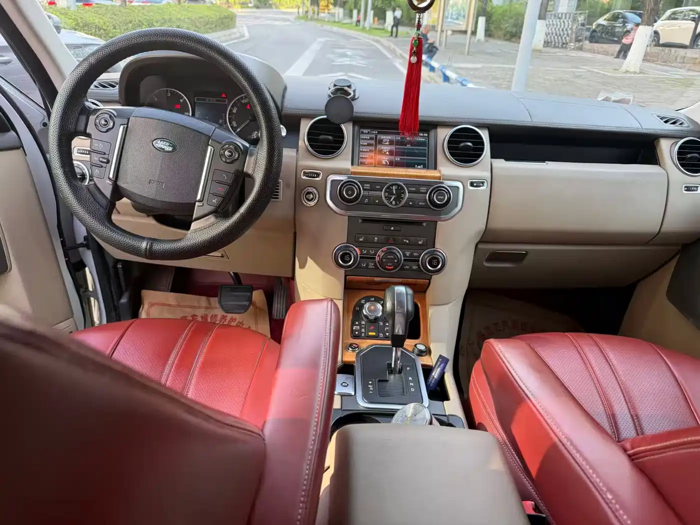 Land Rover Discovery 2012 3.0 SDV6 HSE Diesel фото 9