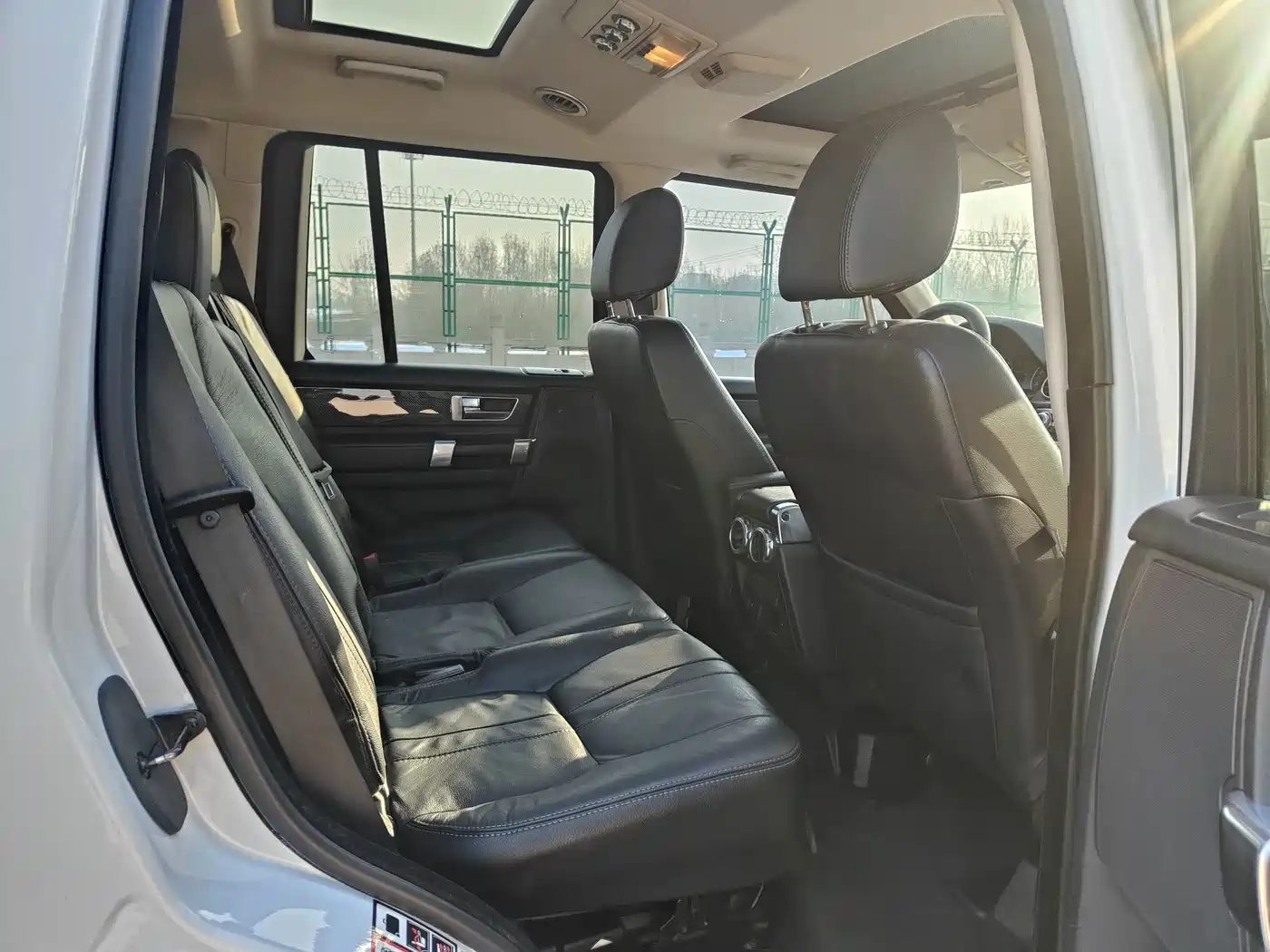 Land Rover Discovery 2012 5.0 V8 HSE фото 9