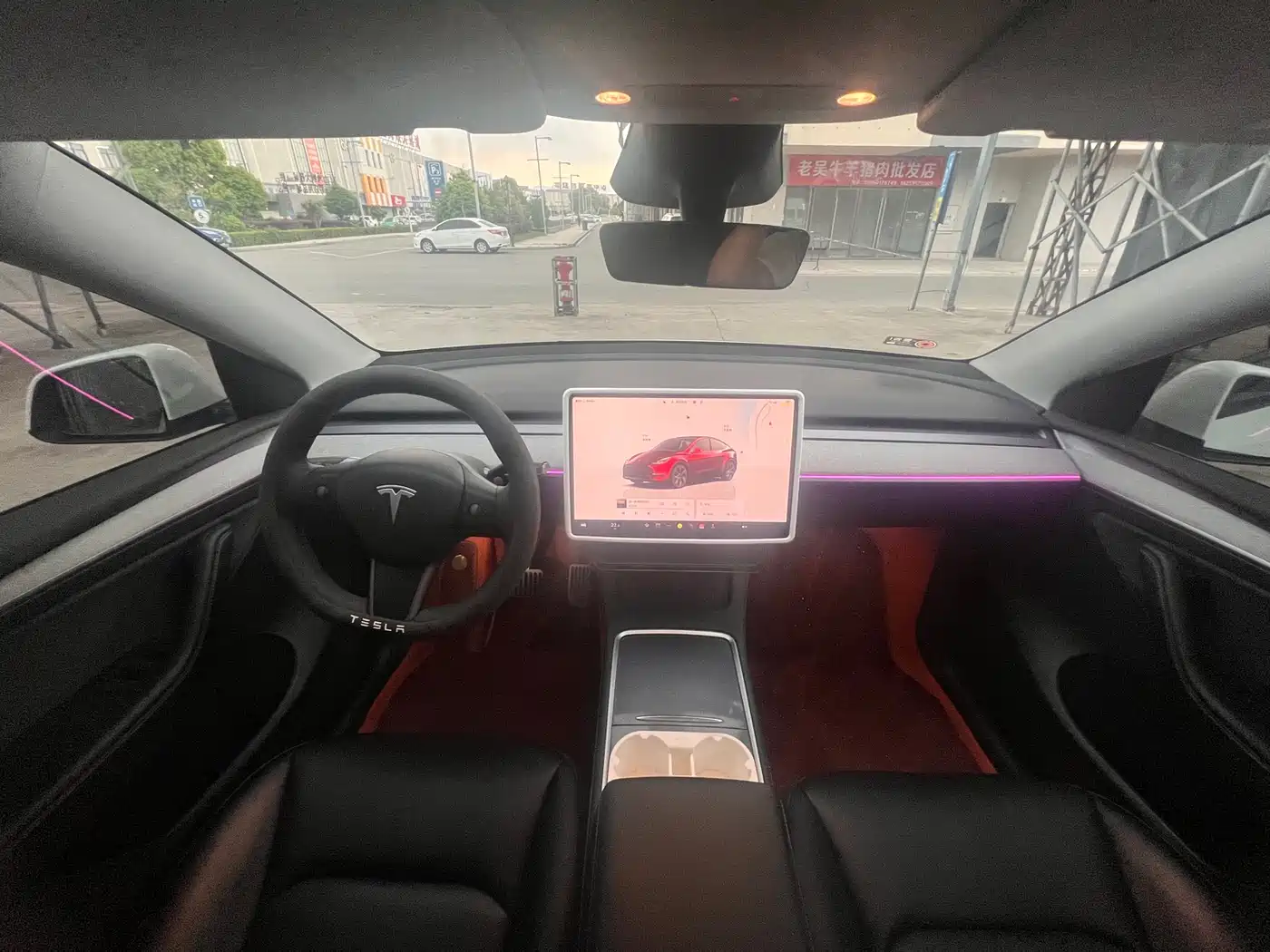 TESLA MODEL Y