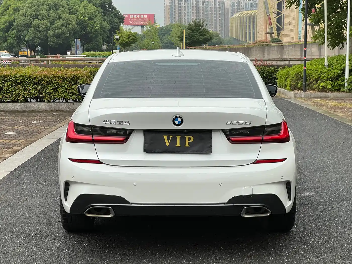 BMW 3 Series 2020 325Li M Sport Package фото 4