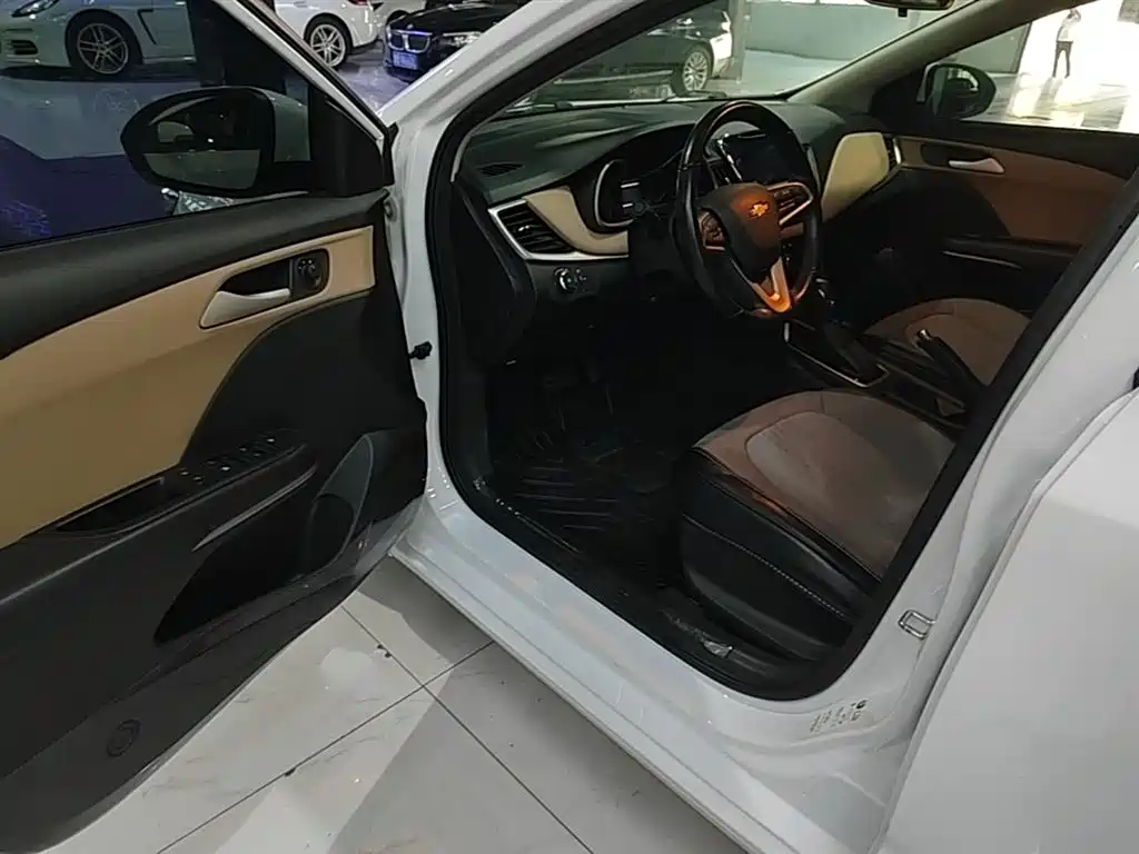 CHEVROLET CRUZE
