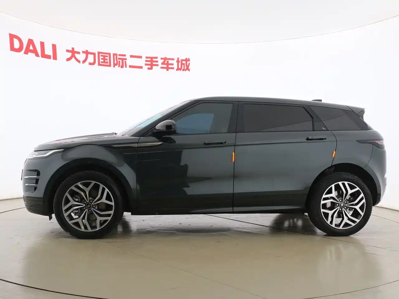 Land Rover Range Rover Evoque 2024 Range Rover Evoque L 249PS Light Master Edition фото 13