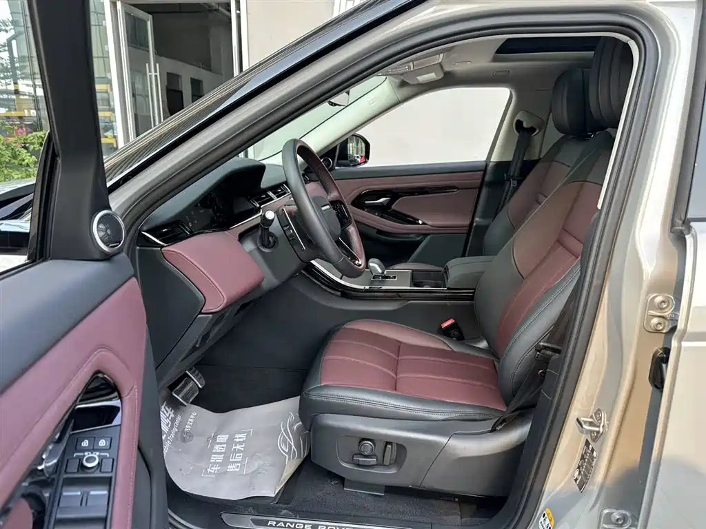 Land Rover Range Rover Evoque 2024 Range Rover Evoque L 249PS Light Master Edition фото 9