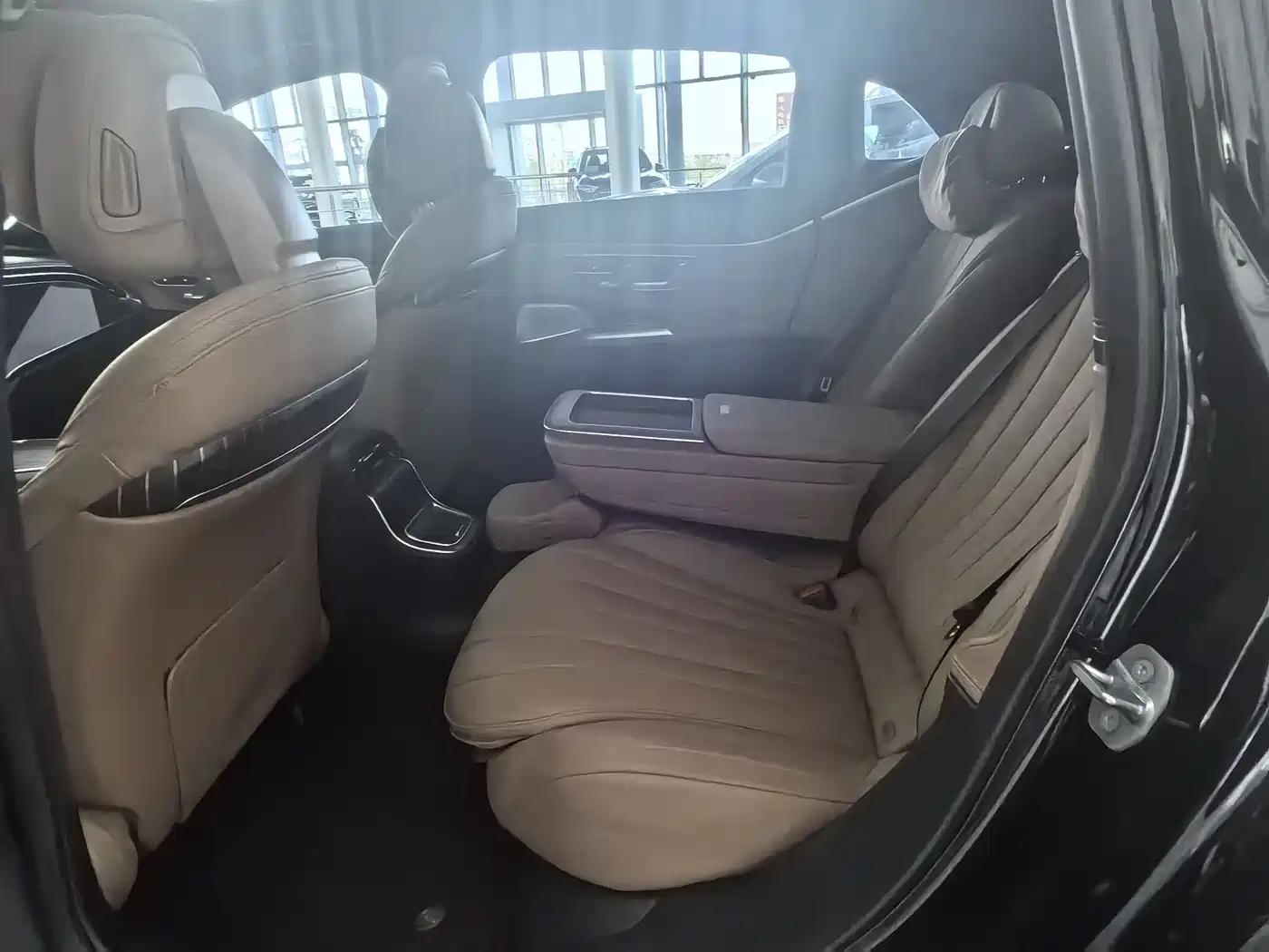 Mercedes-Benz E-Class 2024 Model E 300 L Luxury фото 8