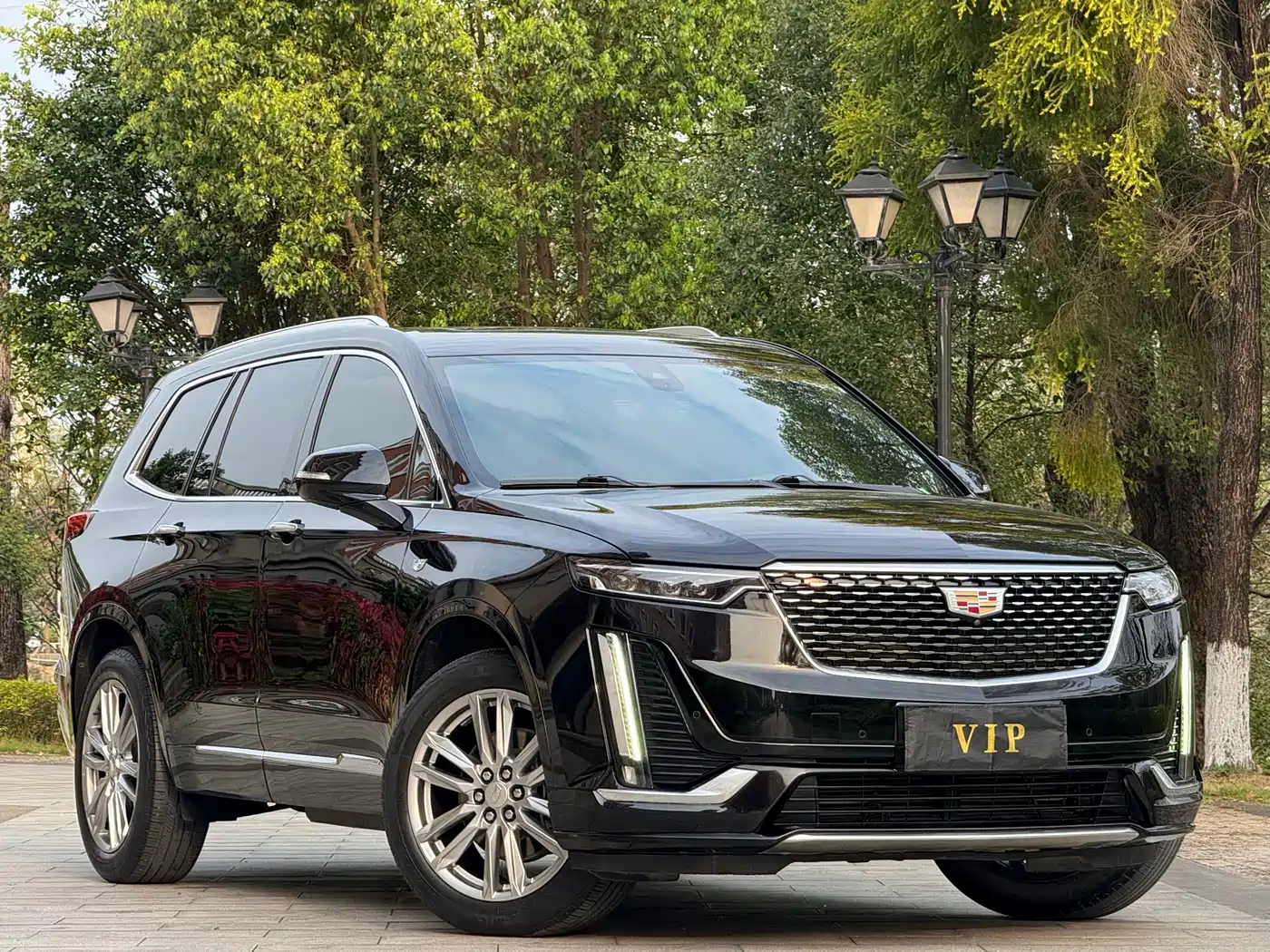 CADILLAC XT6
