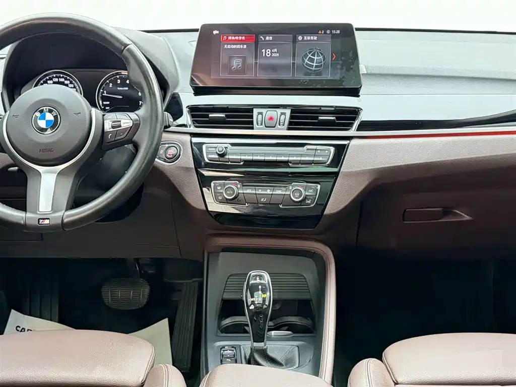 BMW X1 2022 sDrive25Li Leading фото 25