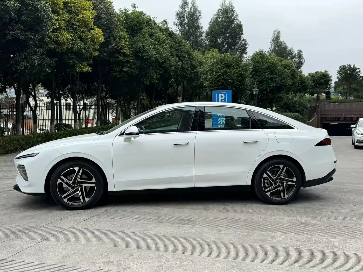 ROEWE D7