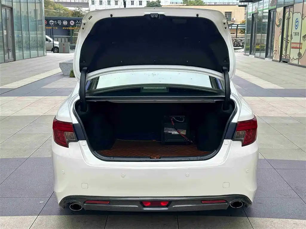 Toyota Reiz 2013 2.5V Premium Edition фото 8