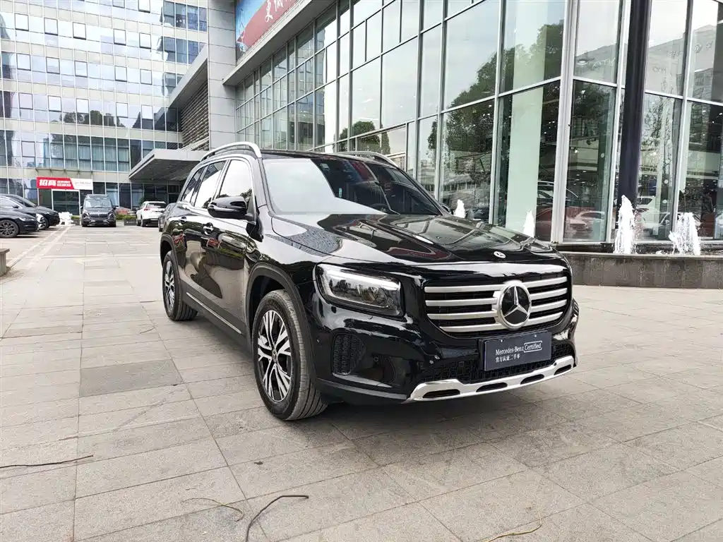 MERCEDES-BENZ GLB