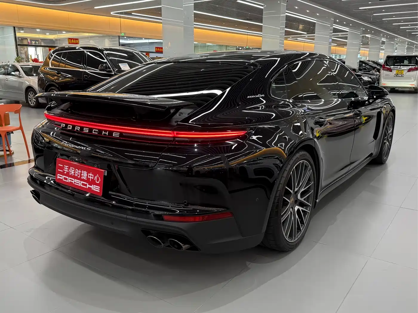 Porsche Panamera 2024 Panamera 4 Executive Long Wheelbase 2.9T фото 6