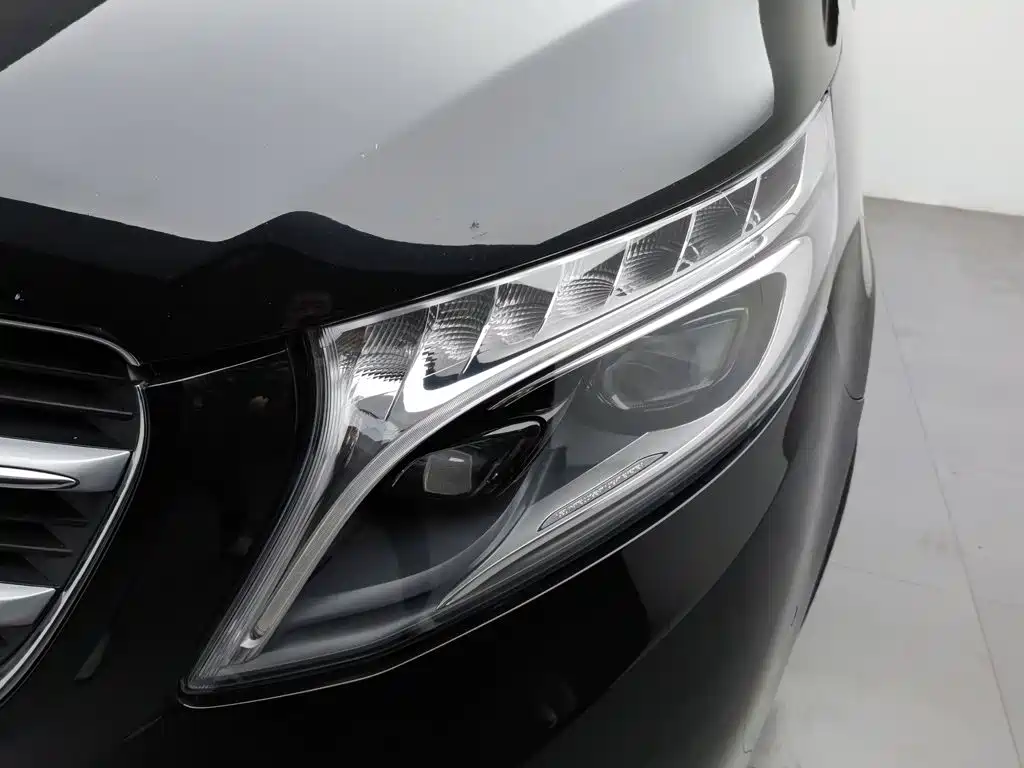 Mercedes-Benz V-Class 2017 2016 V 260 Premium Edition