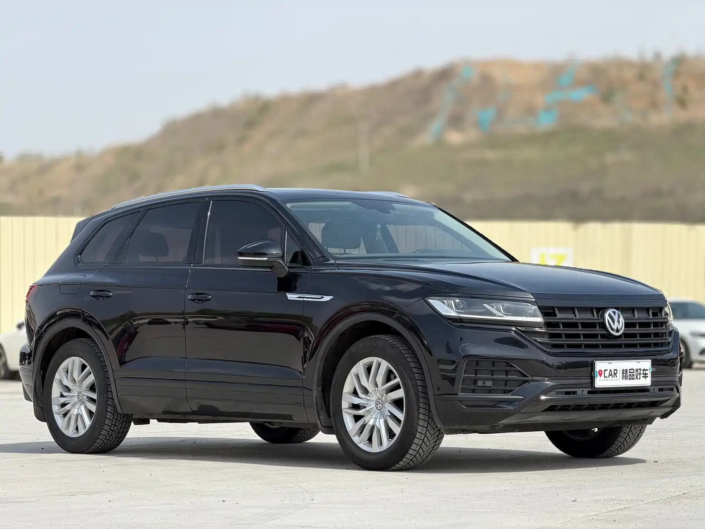 Volkswagen Touareg 2019 2.0TSI Sharp Wing Edition China VI фото 3