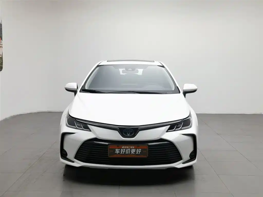 Toyota Corolla 2021 Hybrid 1.8L E-CVT Elite Edition фото 3