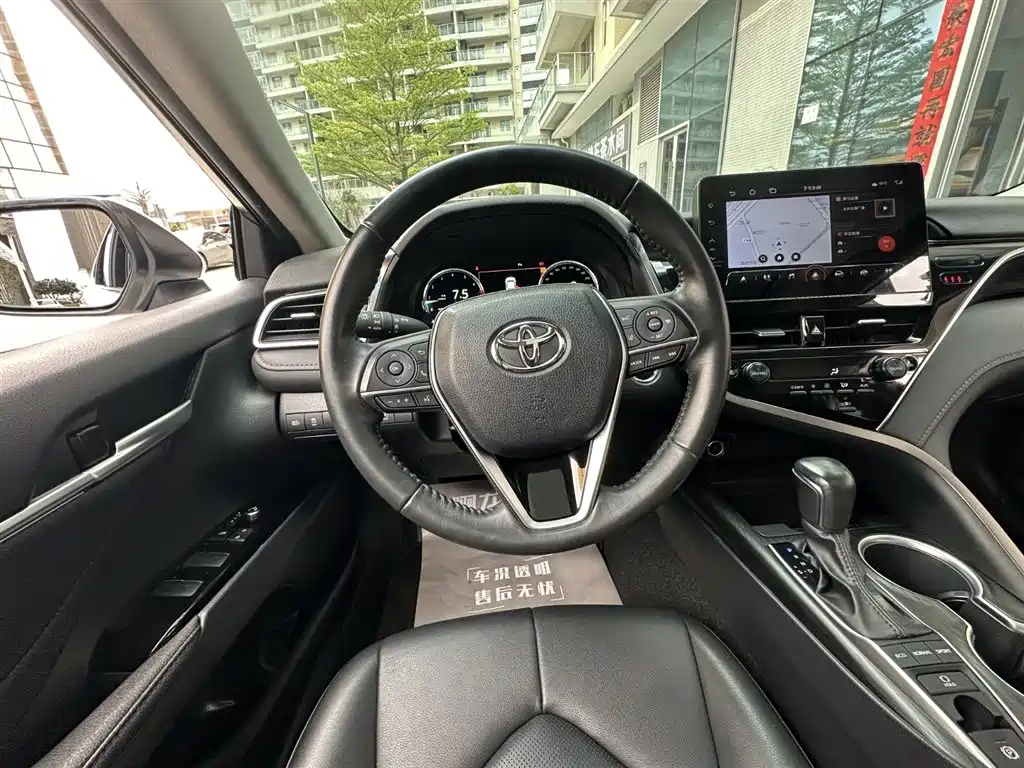 TOYOTA CAMRY