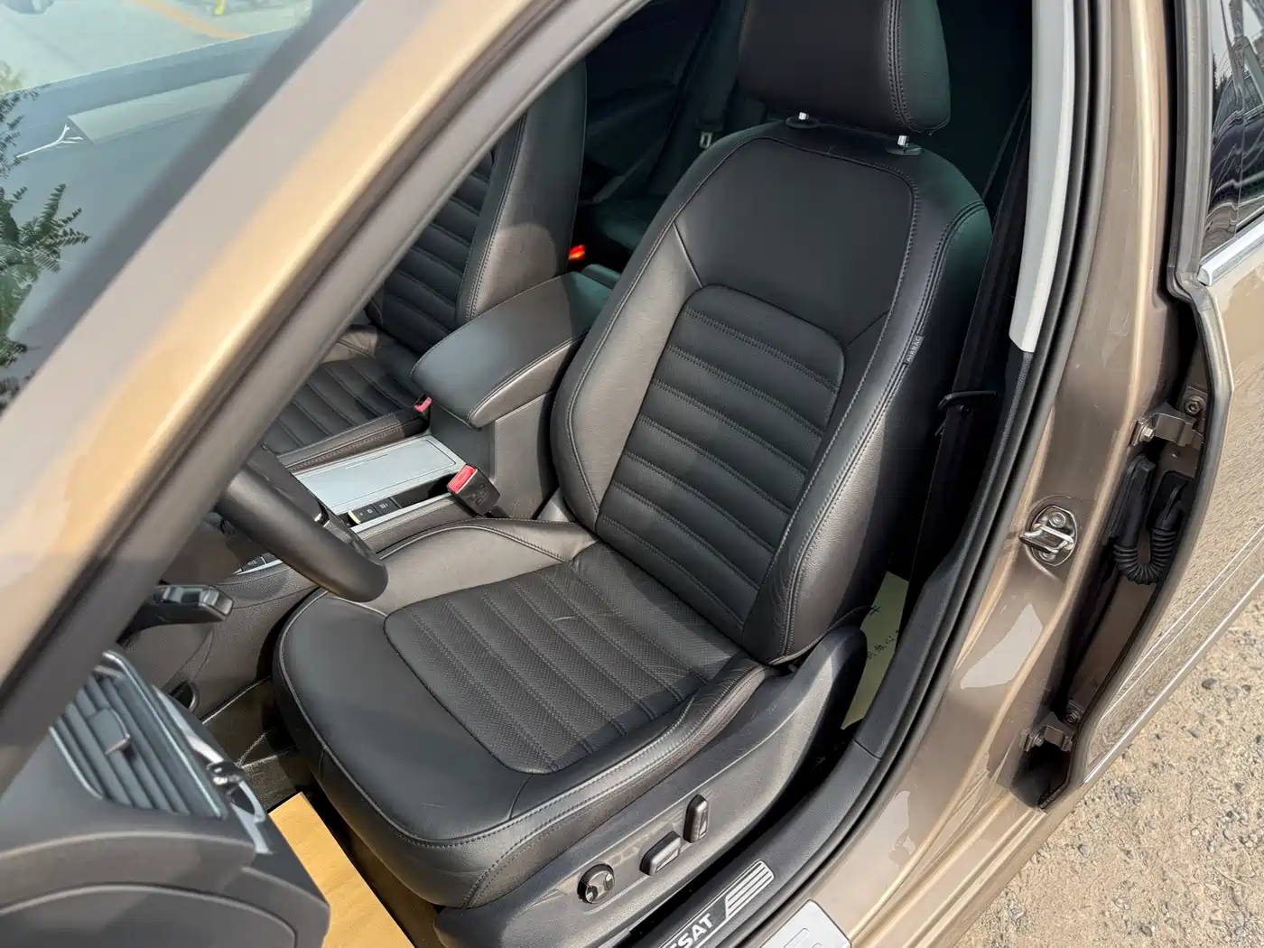 Volkswagen Passat 2014 1.8TSI DSG Executive Edition фото 9