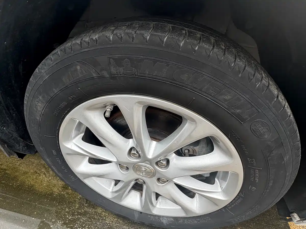 Фото 4 - Buick GL6
