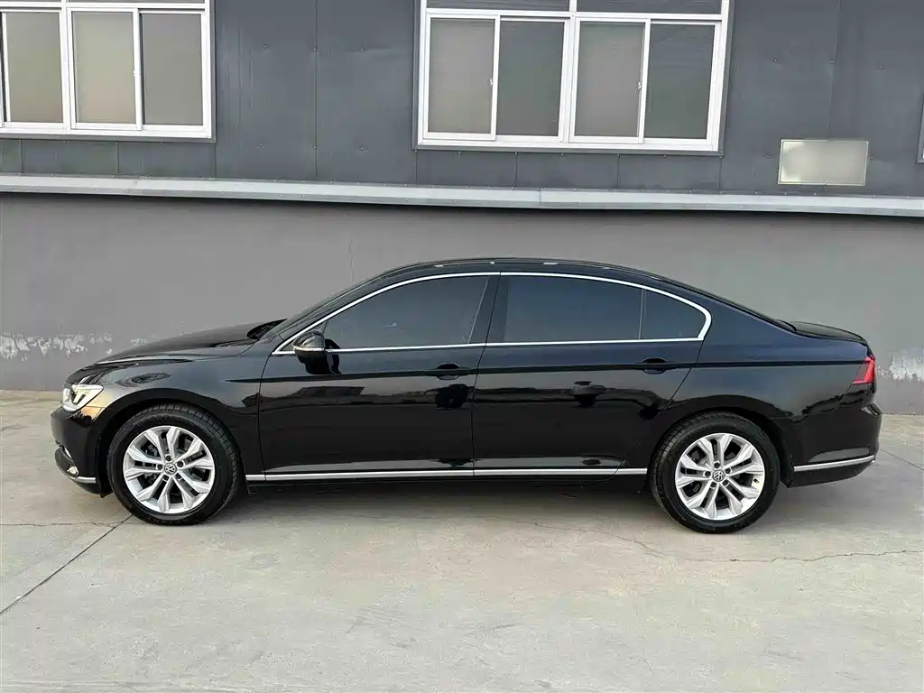 Volkswagen Magotan 2017 380TSI DSG Luxury фото 24