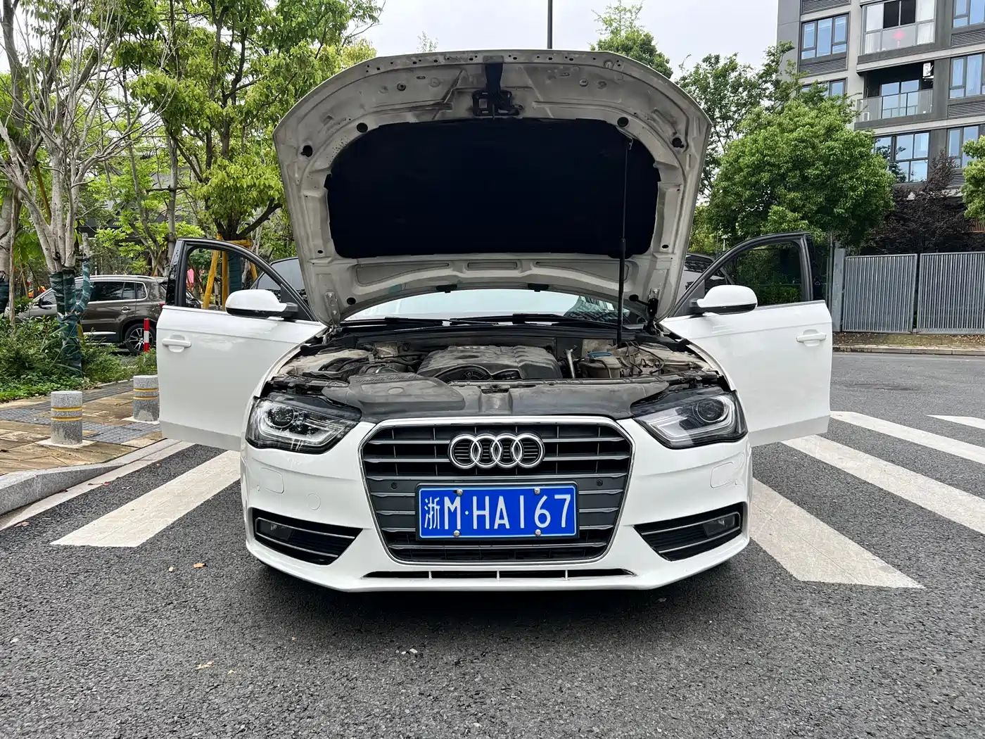 Audi A4L 2013 35 TFSI Automatic Standard фото 24