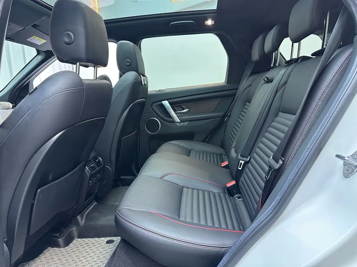 Land Rover Discovery Sport 2021 249PS R-Dynamic S Performance Edition фото 15