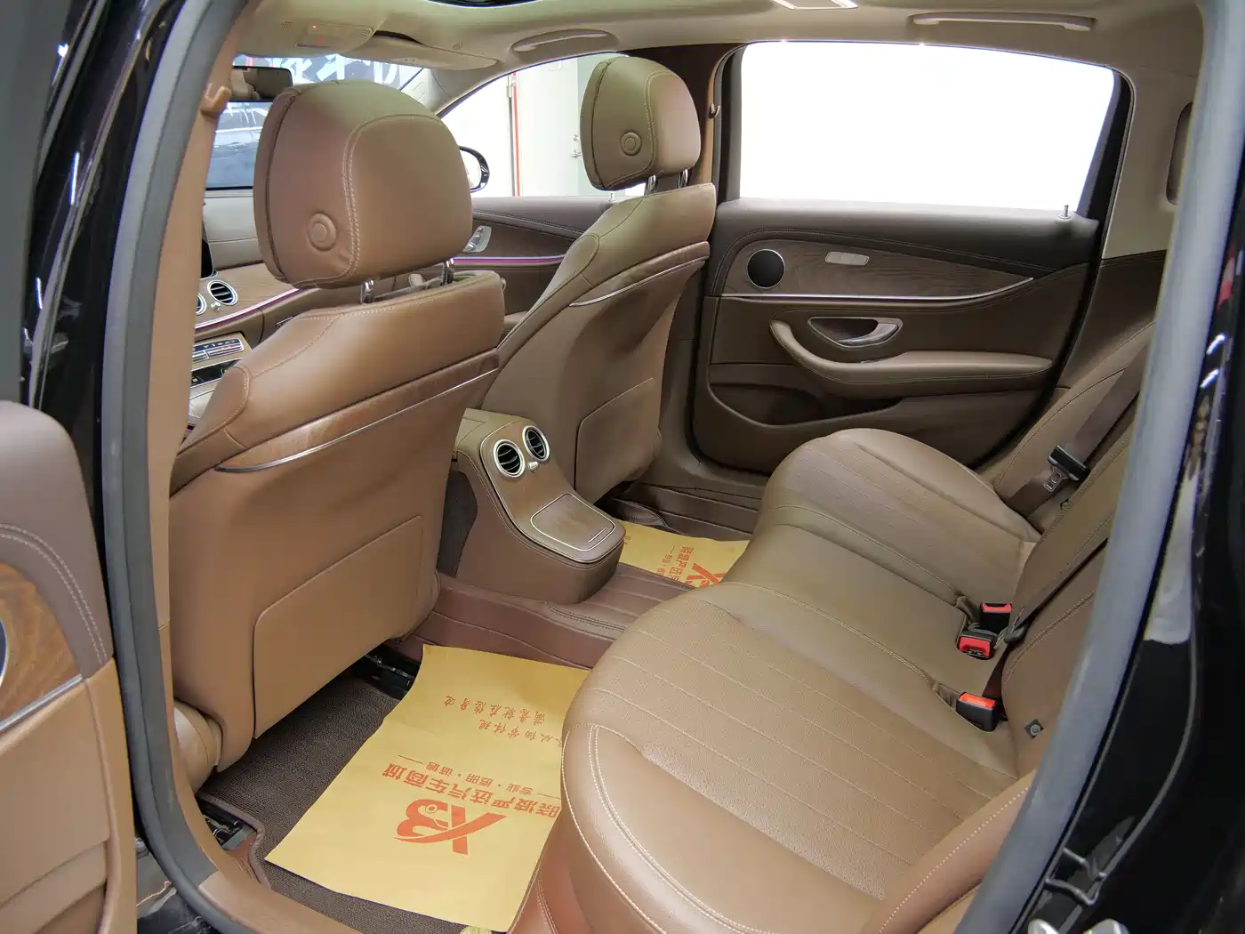 Mercedes-Benz E-Class New Energy 2023 E 350 e L Plug-in Hybrid Sedan фото 11