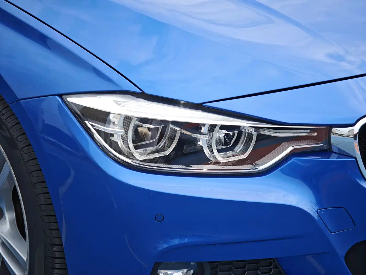 BMW 3 Series 2017 320i M Sport фото 4