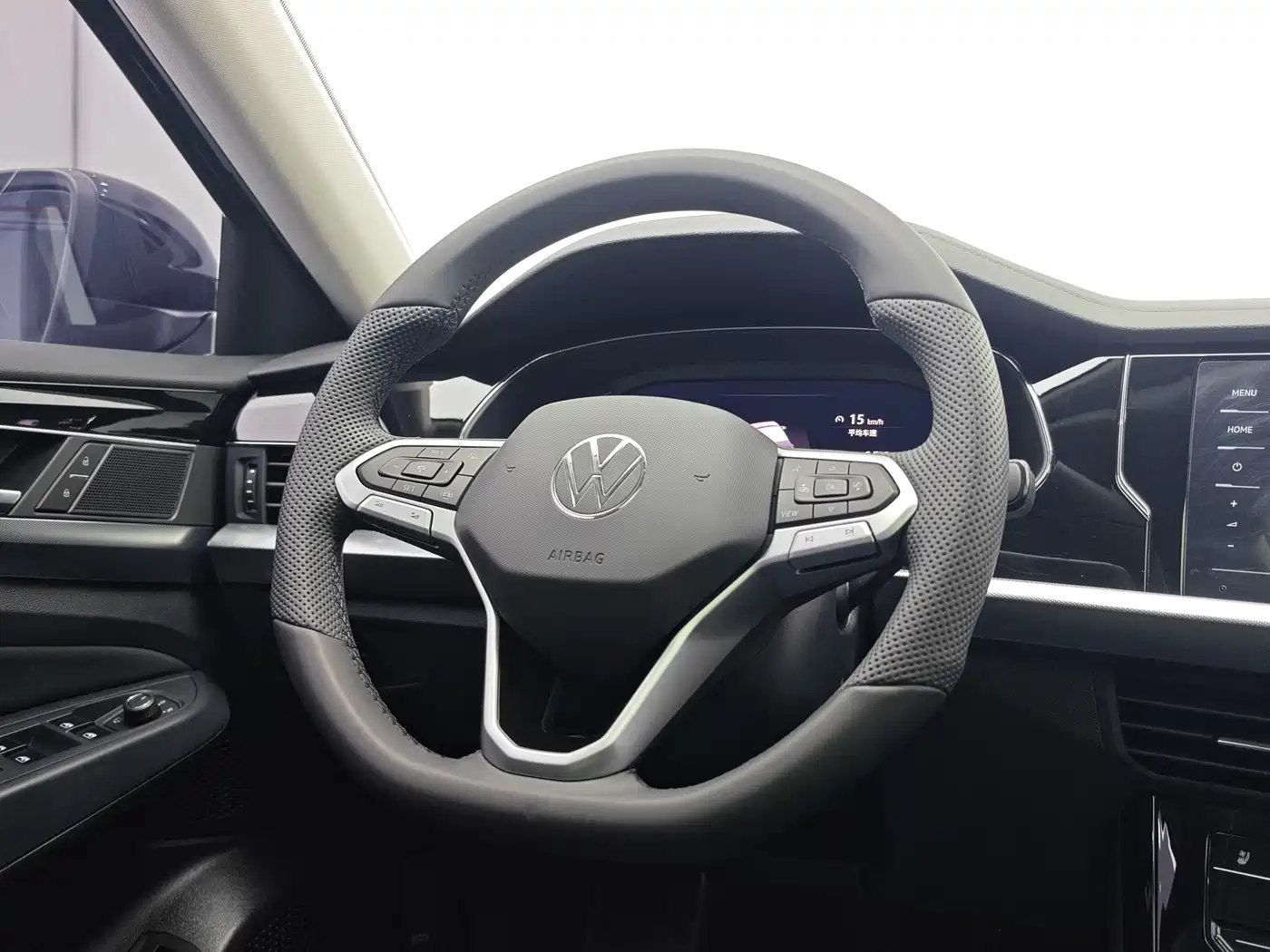 Volkswagen Passat 2025 Outstanding 380TSI Starlight Dragon Soaring Edition фото 15