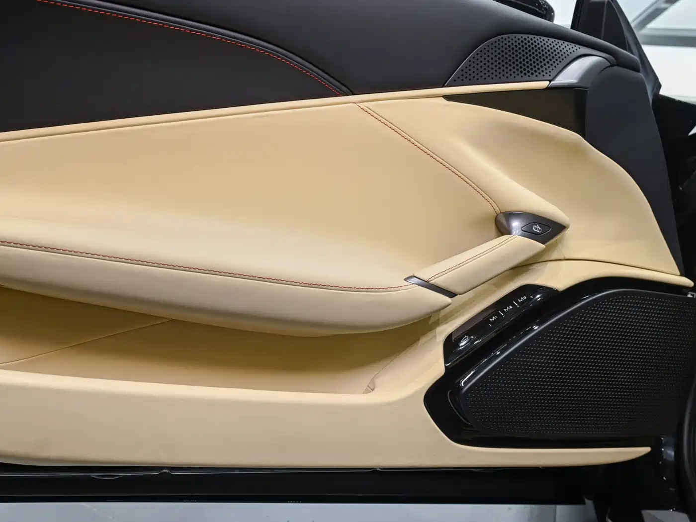 Ferrari Roma 2023 Model Spider фото 15