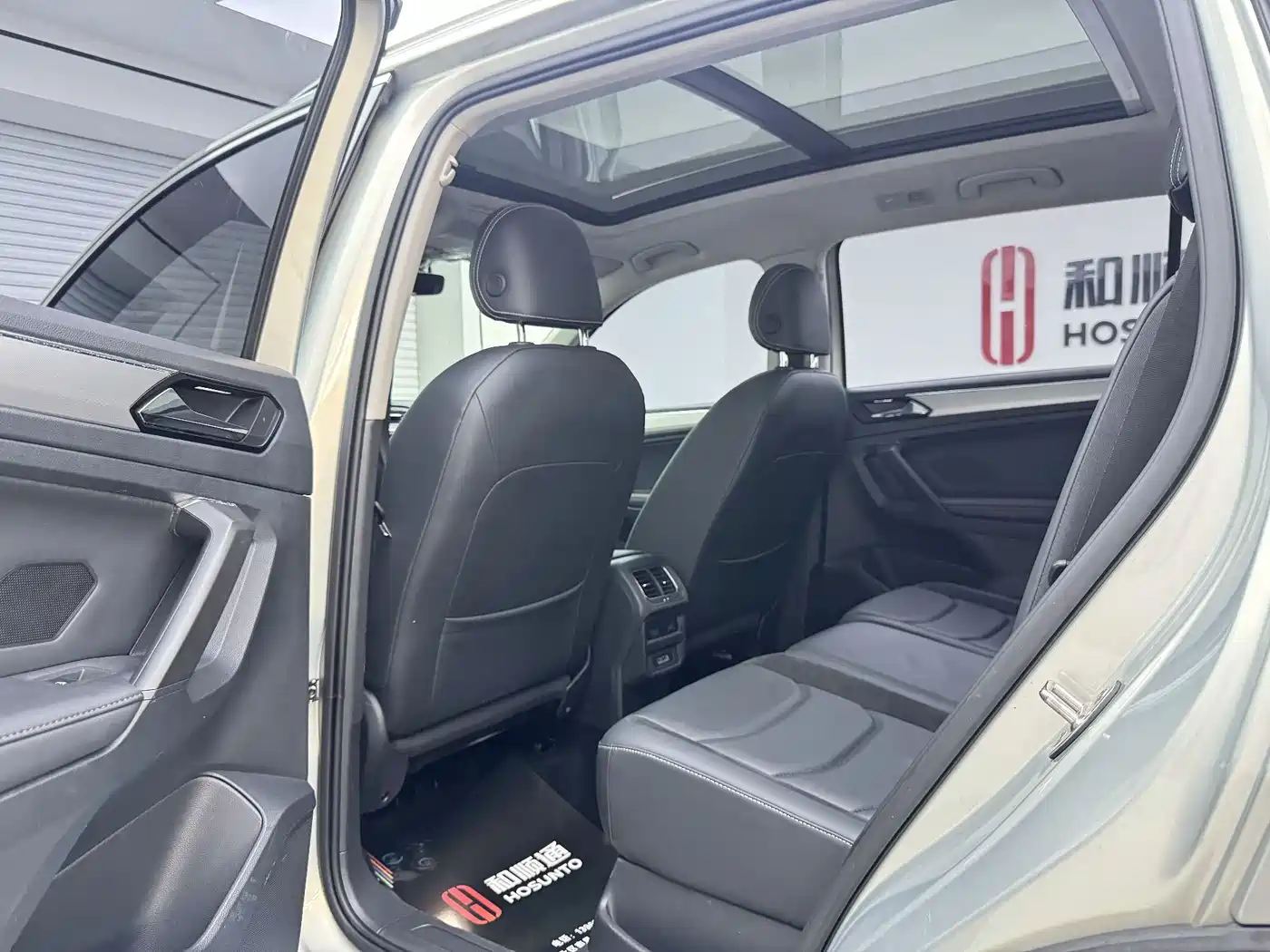 Volkswagen Tiguan L 2017 380TSI Automatic 4WD Luxury Edition фото 6