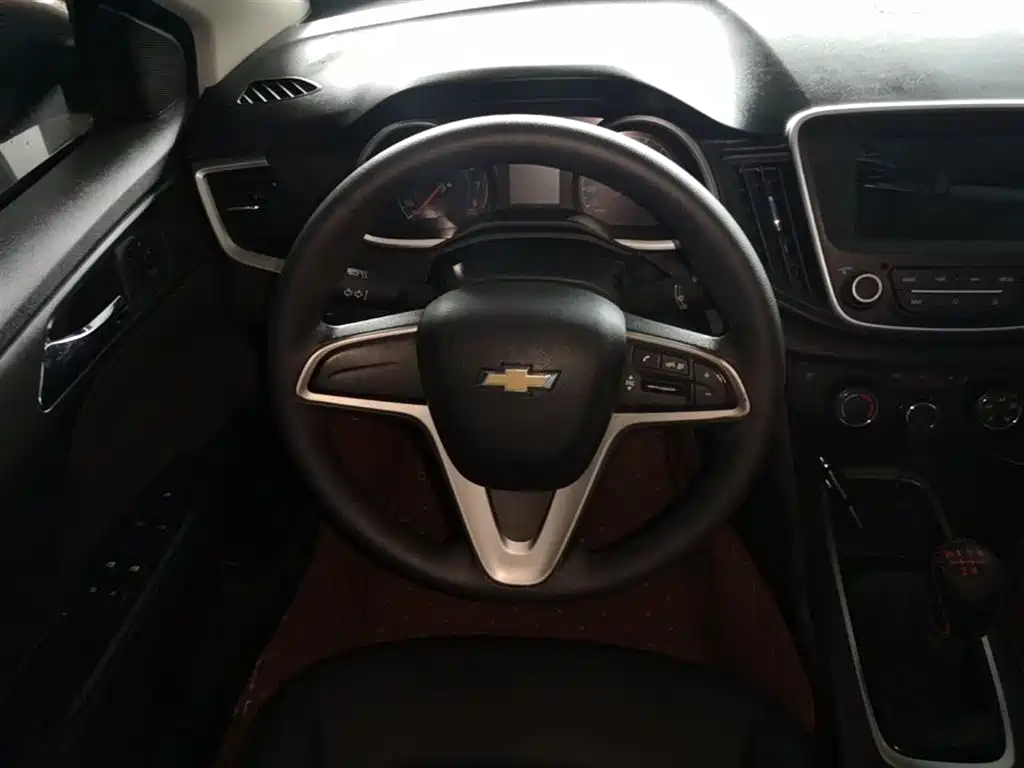 Chevrolet Cavalier 2016 1.5L Manual Delight Edition фото 10