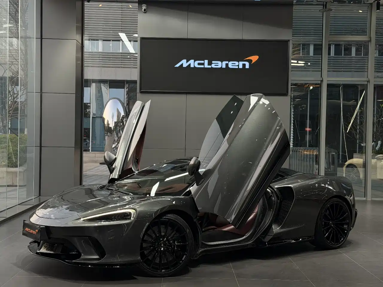 MCLAREN GT