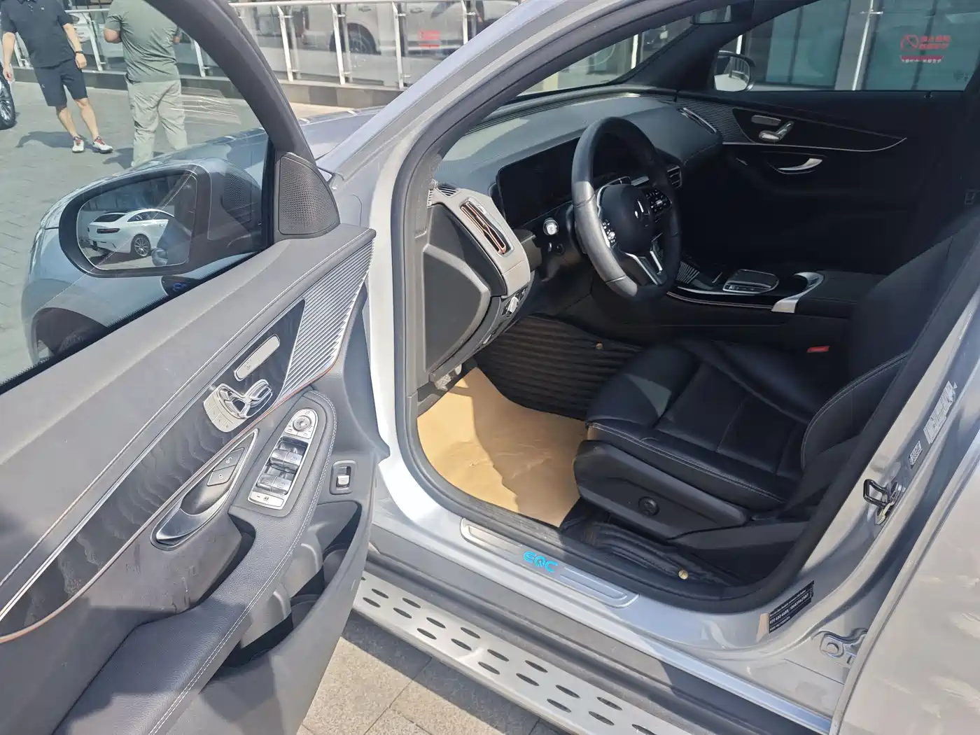 MERCEDES-BENZ EQC