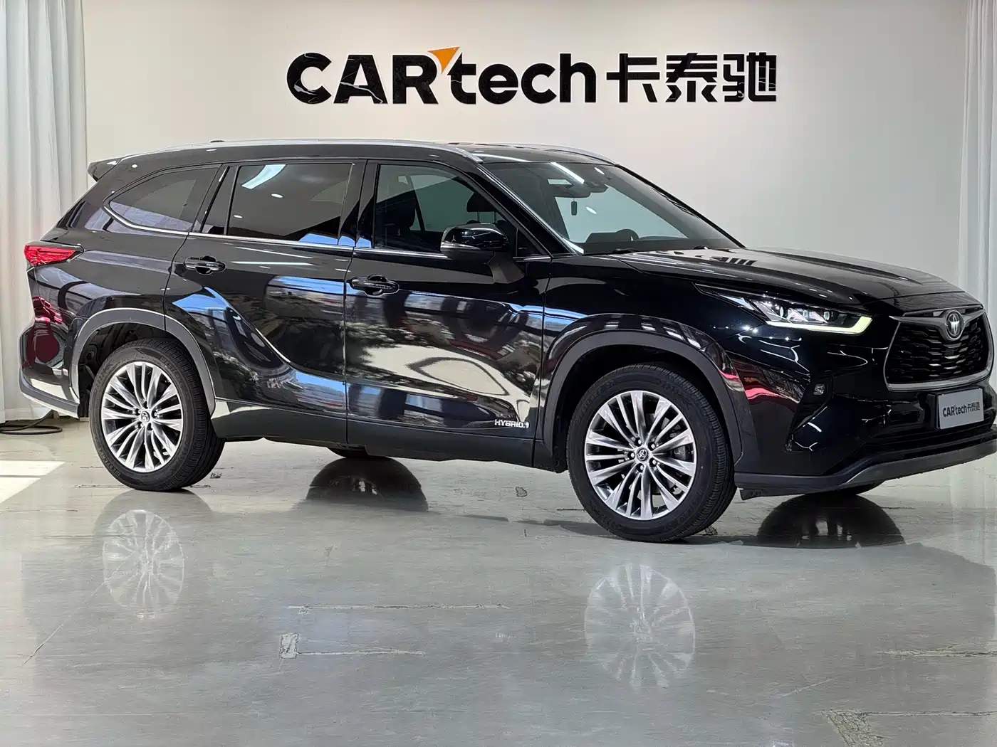 TOYOTA HIGHLANDER