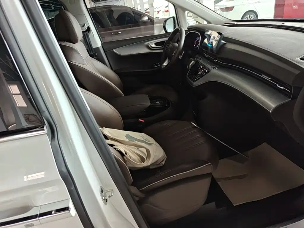 Roewe iMAX8 2024 2023 400TGI Comfort Edition