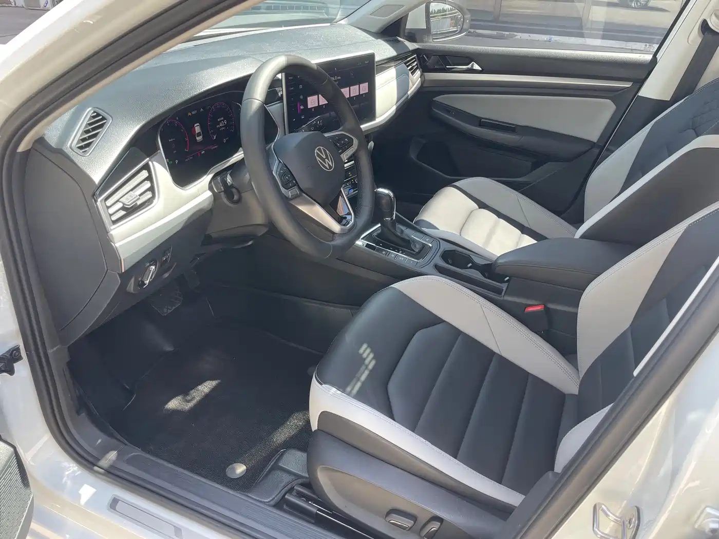 Volkswagen Bora 2023 280TSI DSG Prestige Edition фото 8