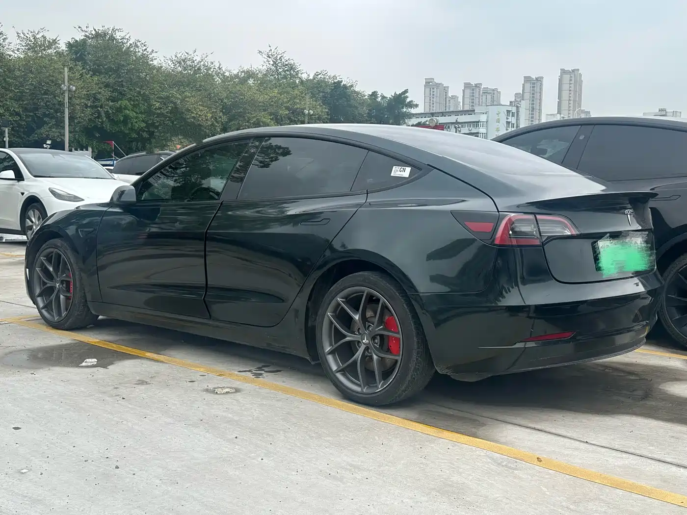 TESLA MODEL 3