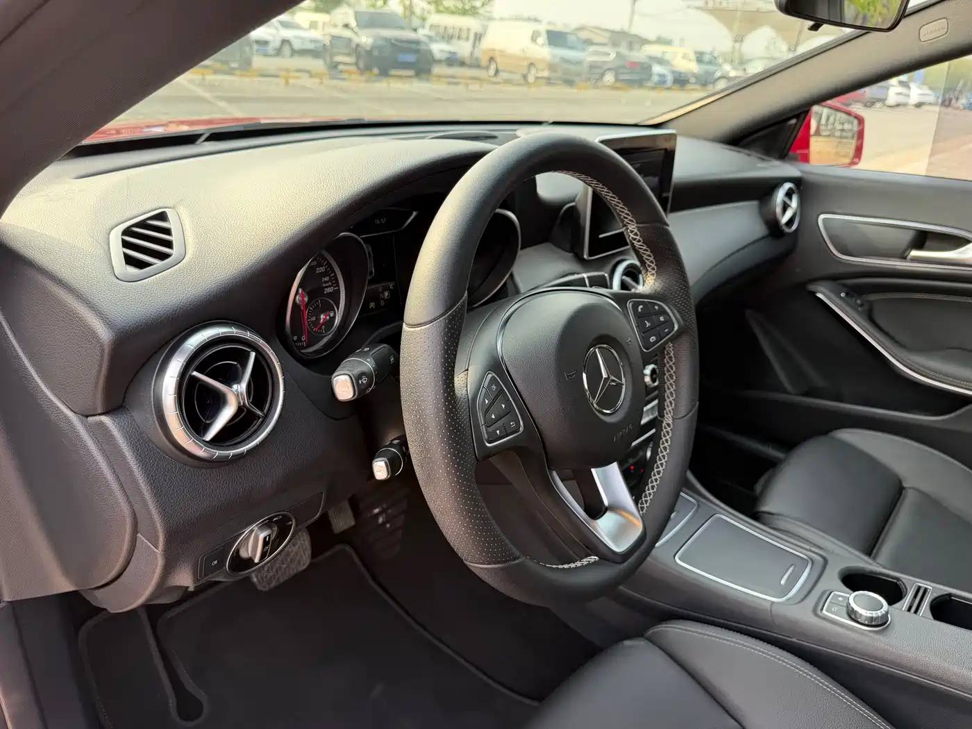 Mercedes-Benz CLA (Import) 2016 CLA 200 Fashion фото 12